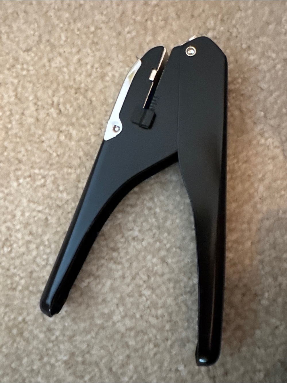 Badge Hole Punch, Slot Puncher for la Card, PVC Slot and Paper, Heavy-Duty